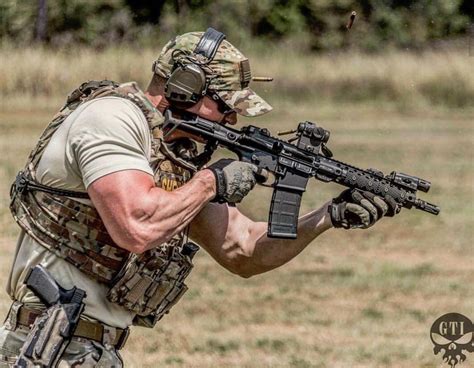 What rifle does Delta Force use?