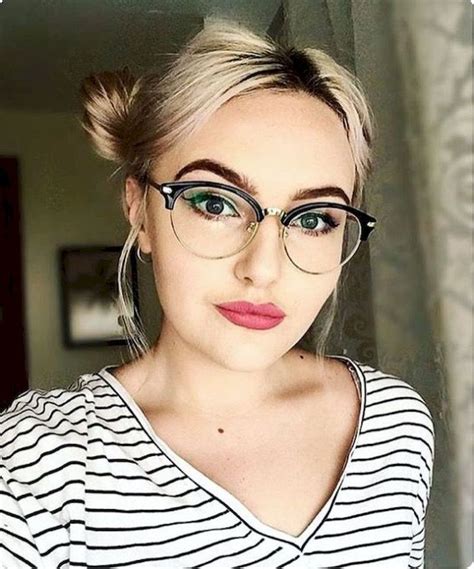 What shape are classy glasses?