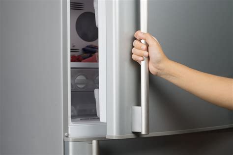 What shortens the life of a refrigerator?
