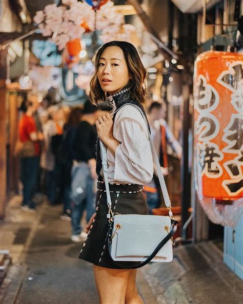 What should female tourists wear in Japan?