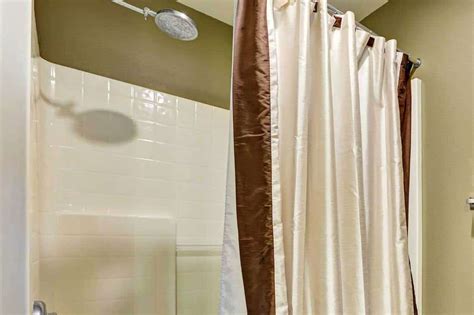 What shower curtains are best to avoid mold?