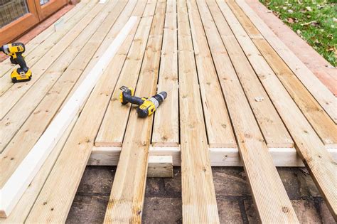 What size wood is best for decking?