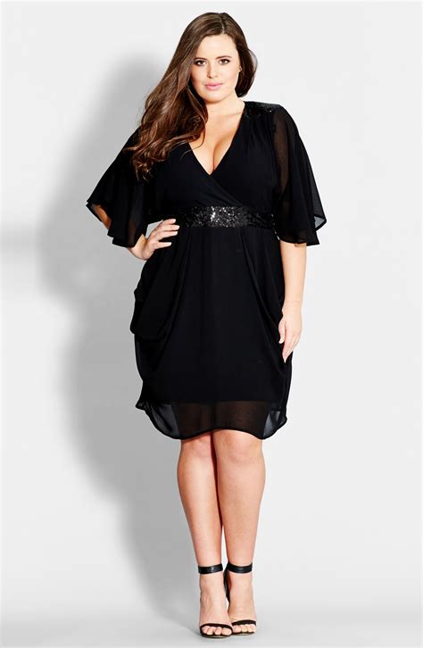 What style dress looks best on plus size woman?