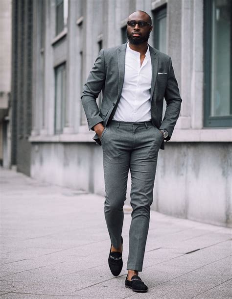 What suit color is best for brown skin men?