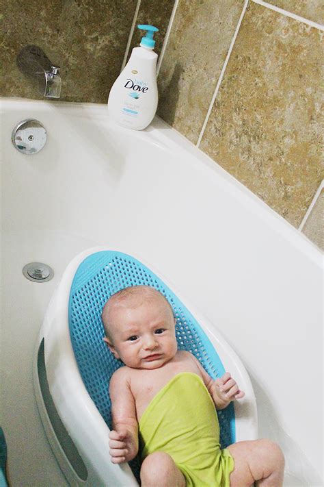 What time is too late to give a baby a bath?