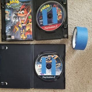 What type of disc does PS2 use?