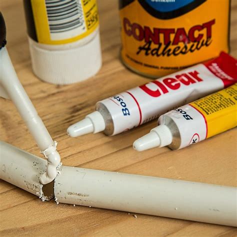 What type of glue is white glue?