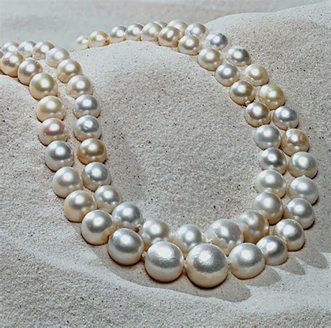 What type of pearl is the most valuable?