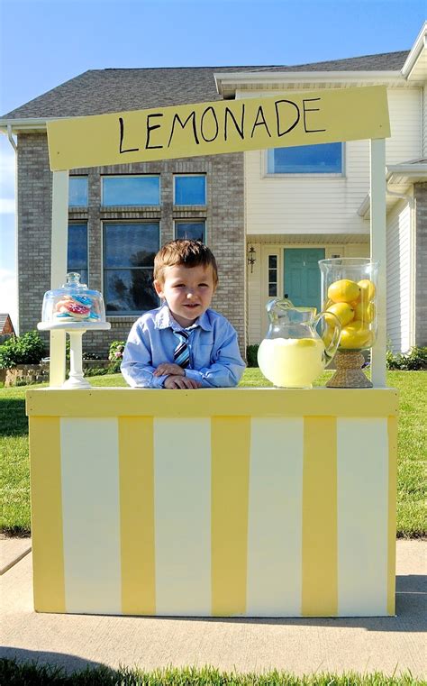 What was the first lemonade stand?