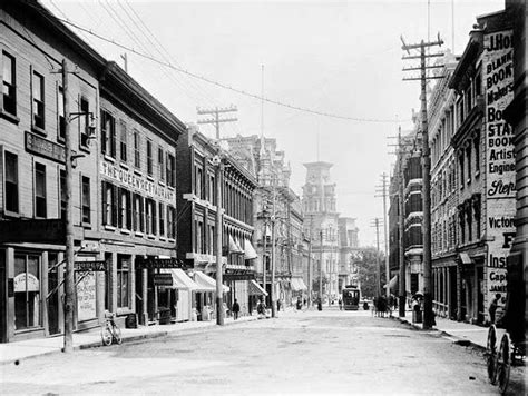 What was the old capital of Canada before Ottawa?