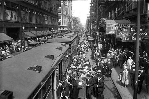 What was the population of Toronto in 1920?