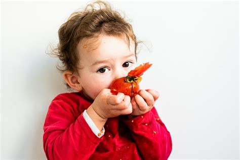 When can a baby eat tomatoes?