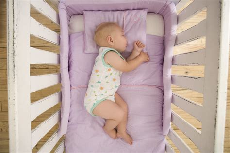 When can toddlers sleep in adult bed?