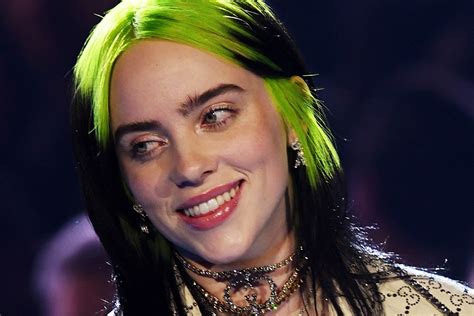 When did Billie Eilish wear a wig?