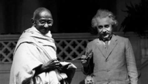 When did Einstein meet Gandhi?