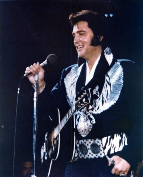 When did Elvis play in Niagara Falls?