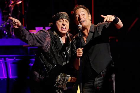 When did Steven Van Zandt meet Springsteen?
