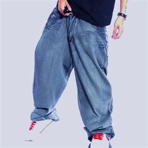 When did baggy clothes become popular again?