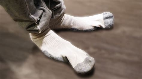 When did men start wearing socks?