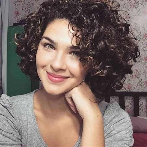 When was curly hair trendy?