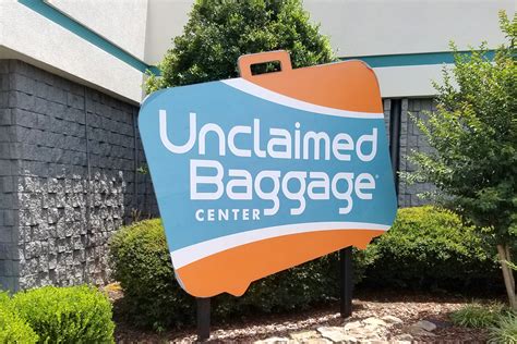 Where are Unclaimed Baggage stores located?