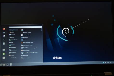 Where does Debian save screenshots?