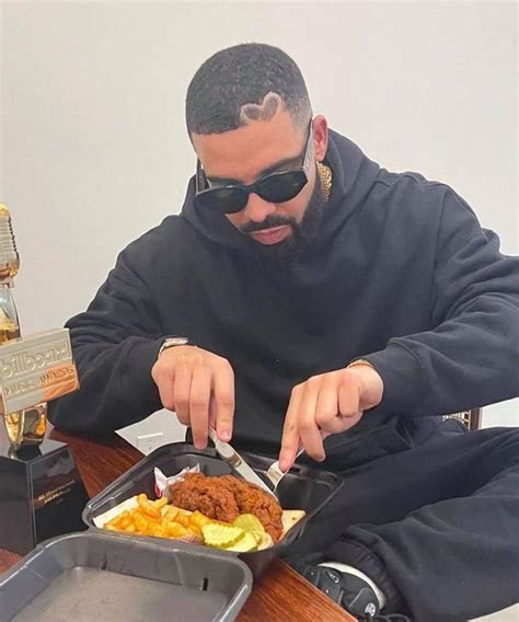 Where does Drake eat in Toronto?