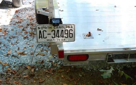 Where does the license plate go on a trailer in Texas?