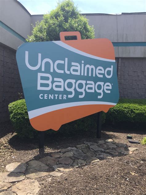 Where is the headquarters of Unclaimed Baggage?
