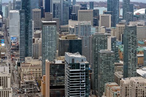 Which Canadian city has the most skyscrapers?