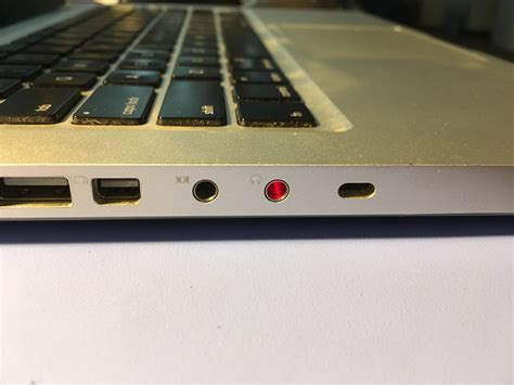Which MacBooks have audio in?