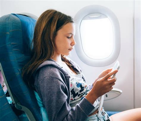 Which airlines allow under 16s to fly alone?