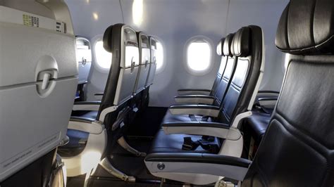 Which airlines have the least legroom?