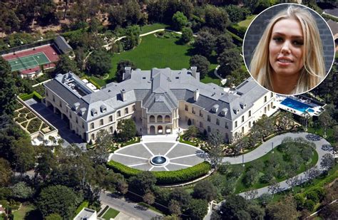 Which celebrity owns the biggest house?