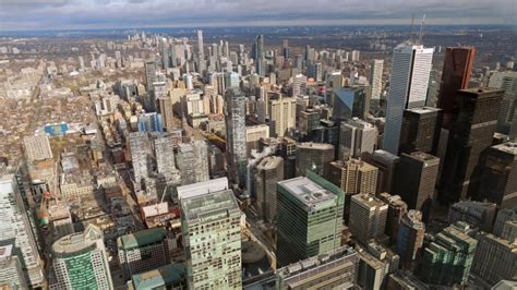 Which city has more skyscrapers Chicago or Toronto?