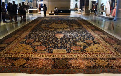 Which city is famous for carpets?