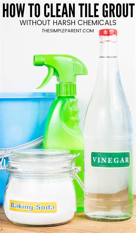 Which cleans better vinegar or baking soda?