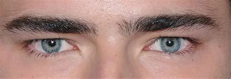 Which eye shape is most attractive men?
