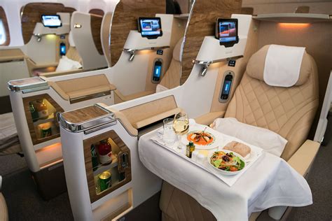 Which is better Singapore Airlines or Emirates?