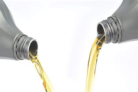 Which is better oil or lubricant?