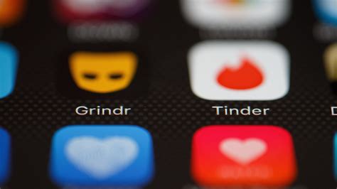 Which is safer Tinder or Grindr?