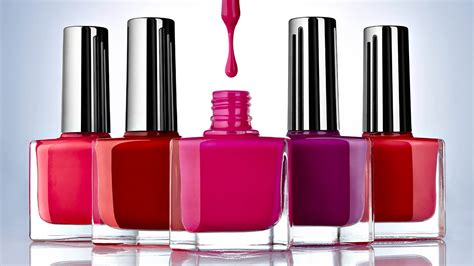 Which nail polish is attractive?