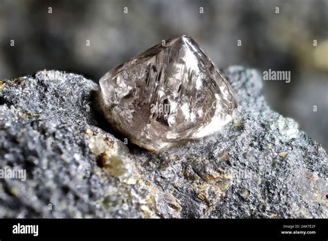 Which type of rock is diamond?