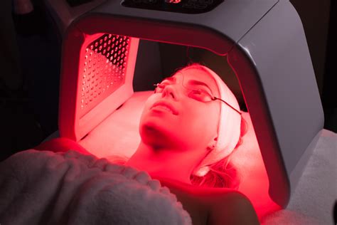Who Cannot use red light therapy?