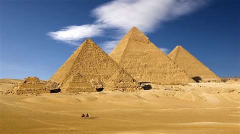 Who actually built the pyramids?