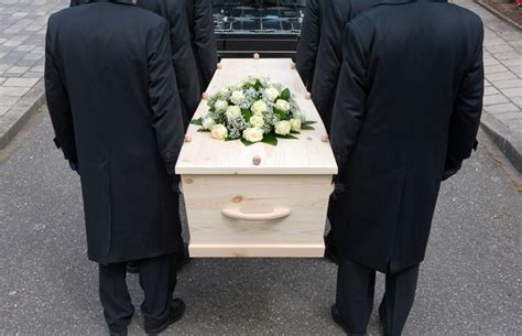 Who are traditional pall bearers?