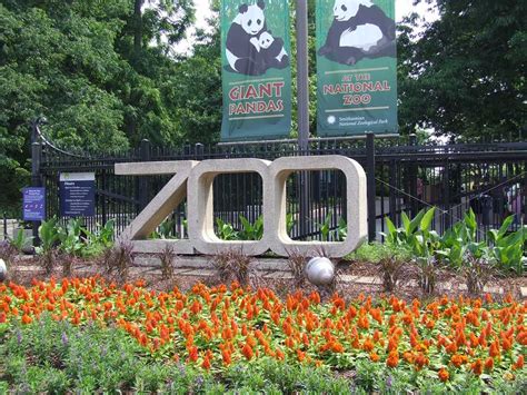 Who designed the National zoo?