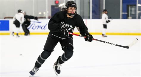 Who is captain of pwhl toronto?