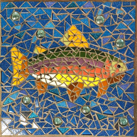 Who is the artist who works in mosaics?