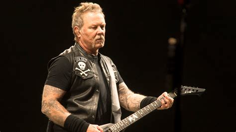 Who is the lead singer in Metallica?